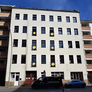 Happy Go Lucky + Schoneberg Hotel Berlin